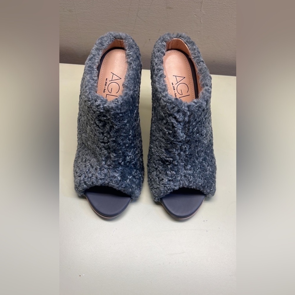 AGL MADE IN ITALY Gray Fuzzy Mules with Peep-Toe Design